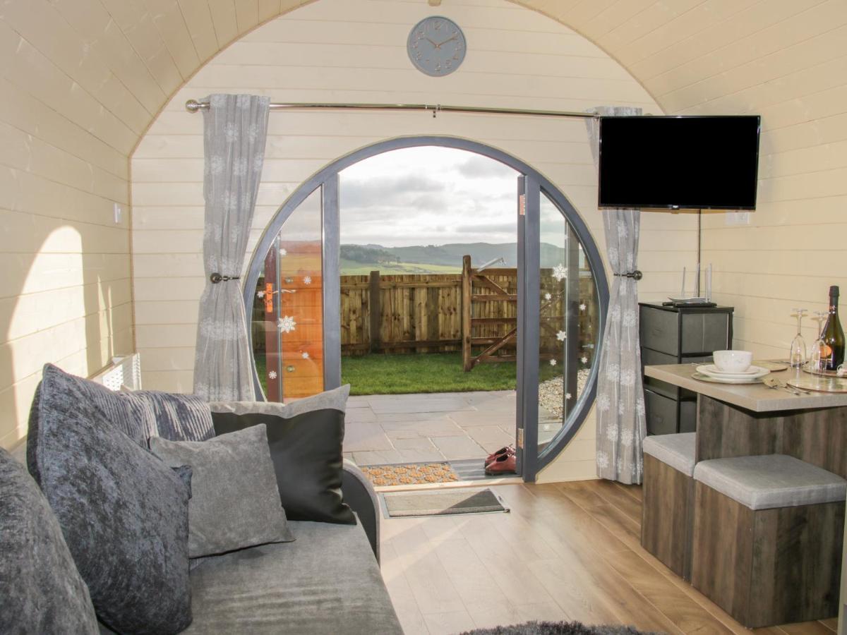 Stapeley Pod Villa Shrewsbury Exterior photo